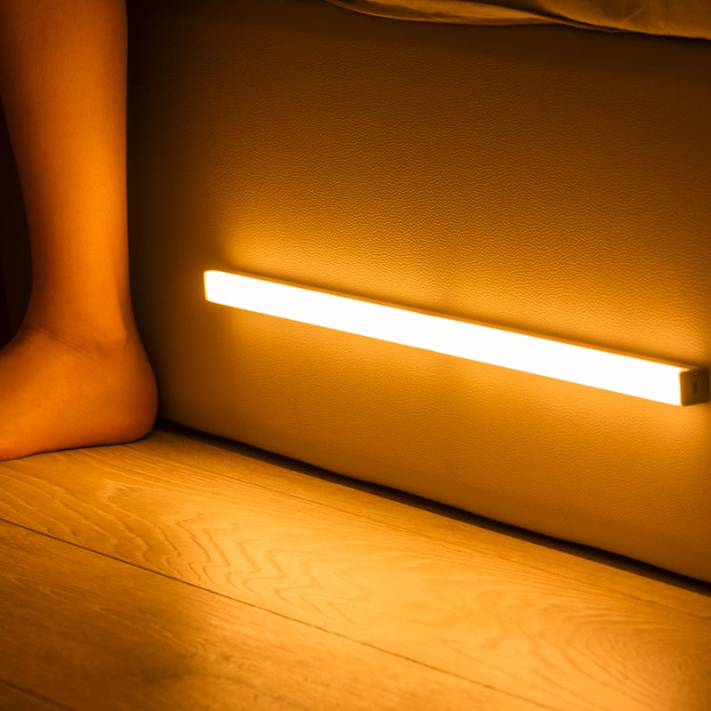Line Motion Cabinet Light — Warm / Rechargeable / 19cm